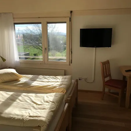 Neuhuspark Bed and Breakfast *